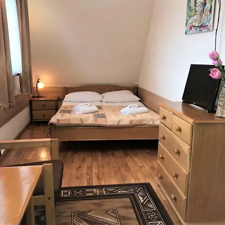 Adria 招待所 3*