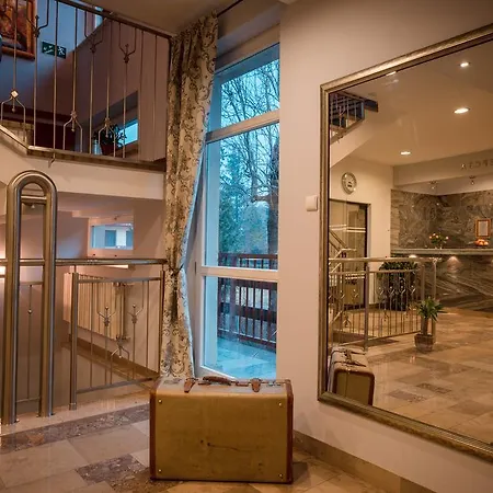 Adria Πανσιόν 3*