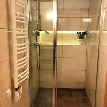 Adria בית הארחה זקופאנה